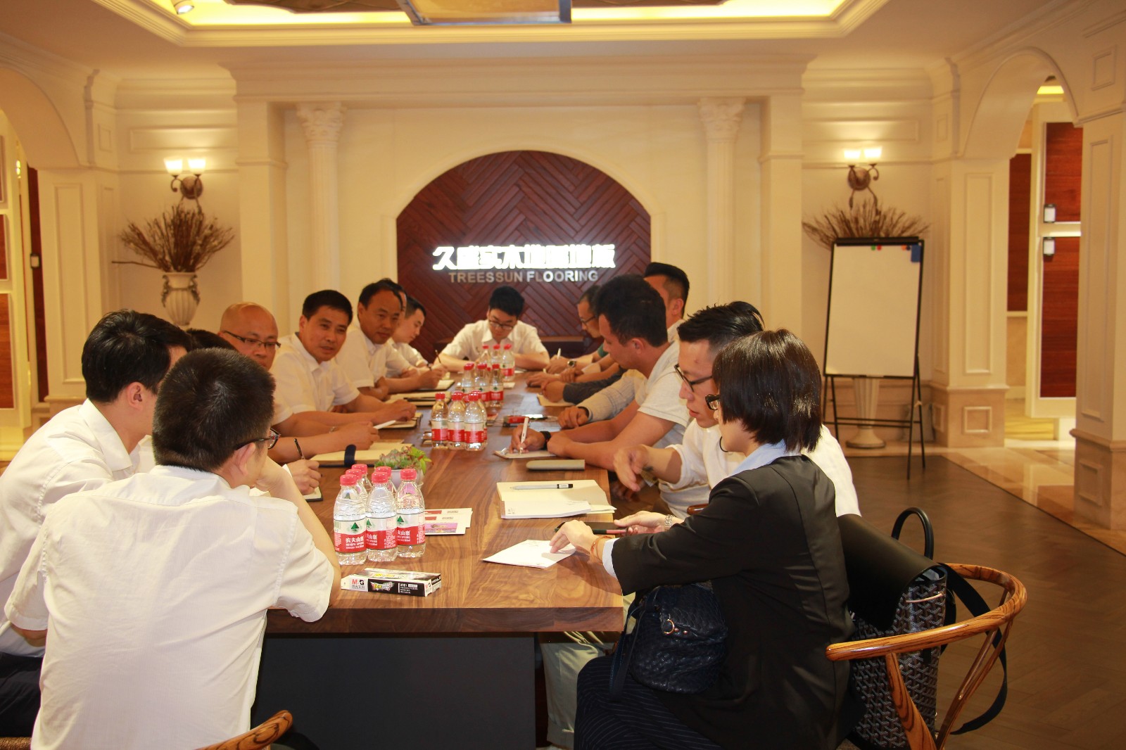 1496913408626320.jpg IMG_8130-1.jpg